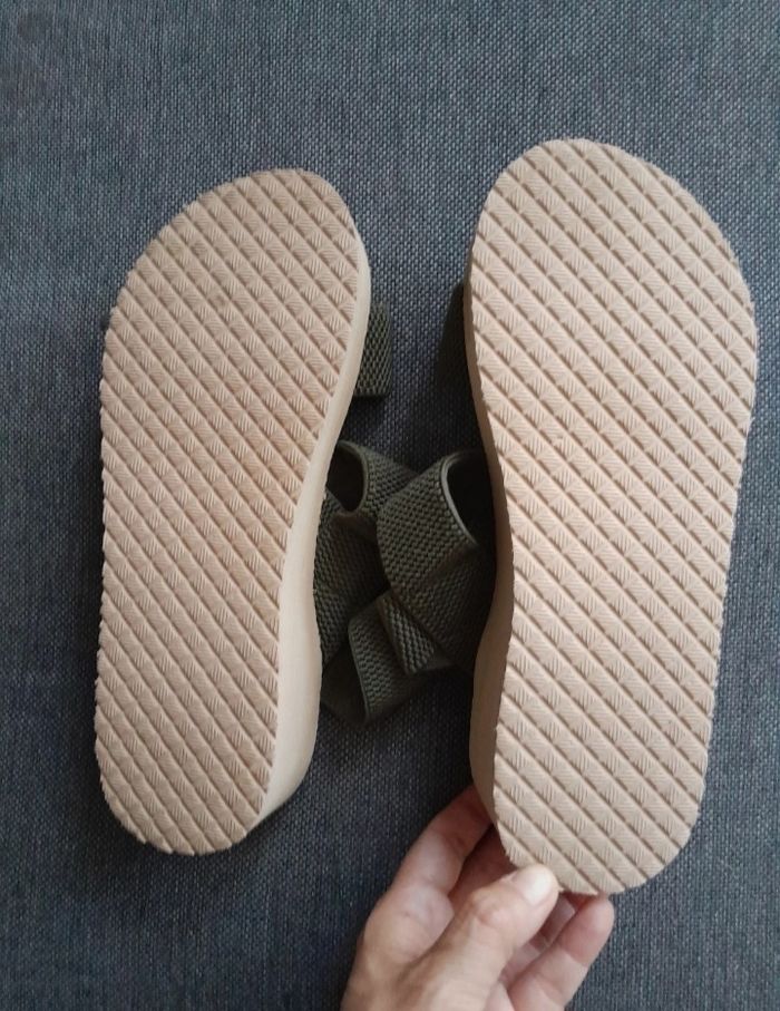Chaussure d'été vertes kaki taille 39 - photo numéro 3
