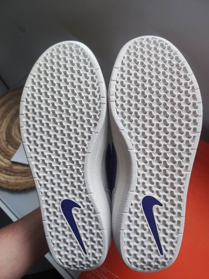 Baskets Nike SB force 58 Beaucoup d'autres modèles disponibles dans mon dressing 👟

Baskets neuves, jamais portées et authentiques. Achetées chez Nike.
Taille 38,5

Dans sa boîte d'origine sans couvercle.

Envoi rapide en double box. - photo numéro 6