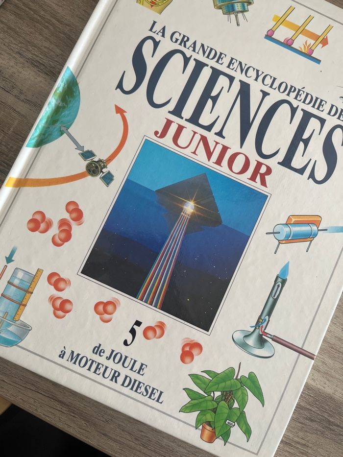 Lot de livres « la grande encyclopédie des sciences - Junior » - photo numéro 6