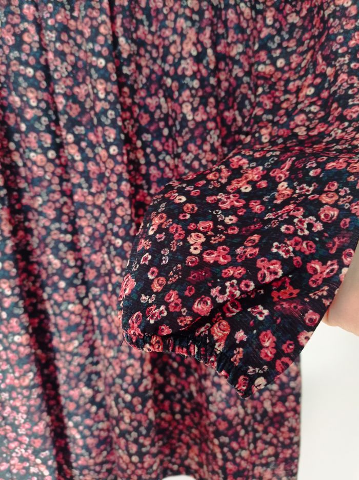 ROBE à Fleurs PULL&BEAR. - photo numéro 4