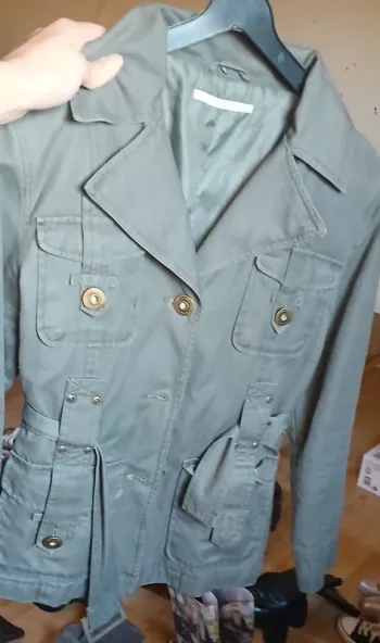 Veste grise et kaki