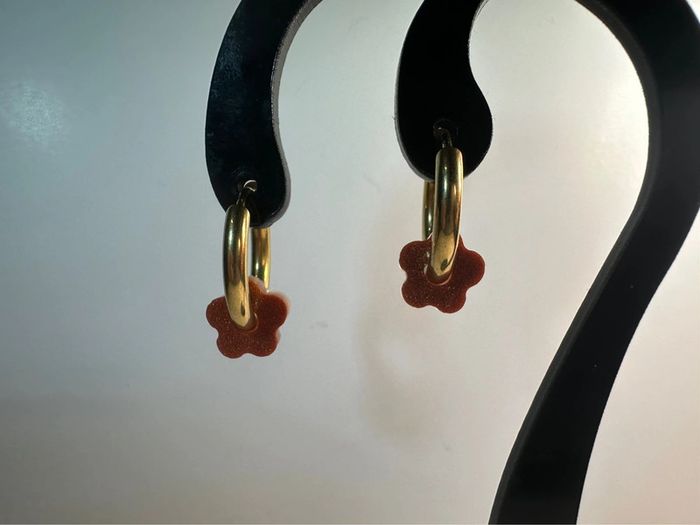 Créoles petites fleurs bronze - photo numéro 2