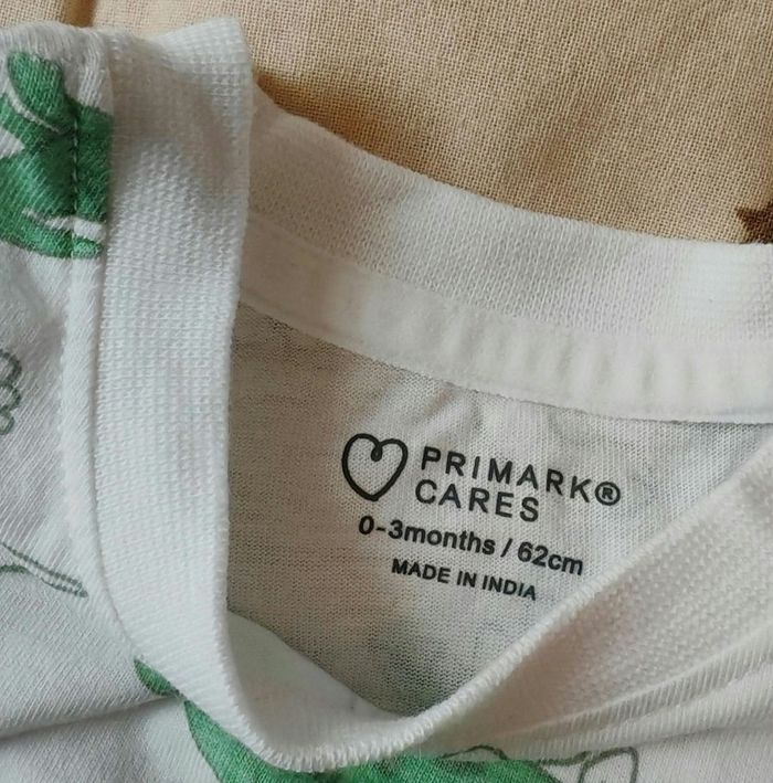 T-shirt dinosaure 0/3 mois - photo numéro 3