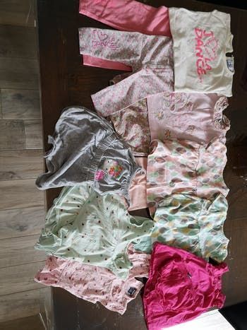 Lot de vêtements bébé fille