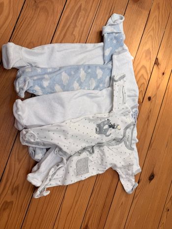 Lot 4 pyjamas 1 mois 