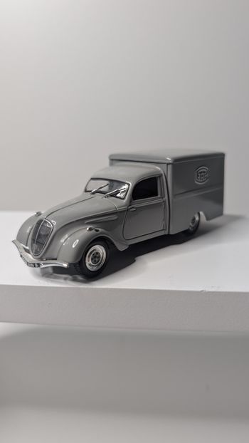 [Norev] La Poste Peugeot 202 fourgonnette 1946