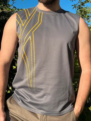 Débardeur de sport imprimé gris et jaune - Reebok