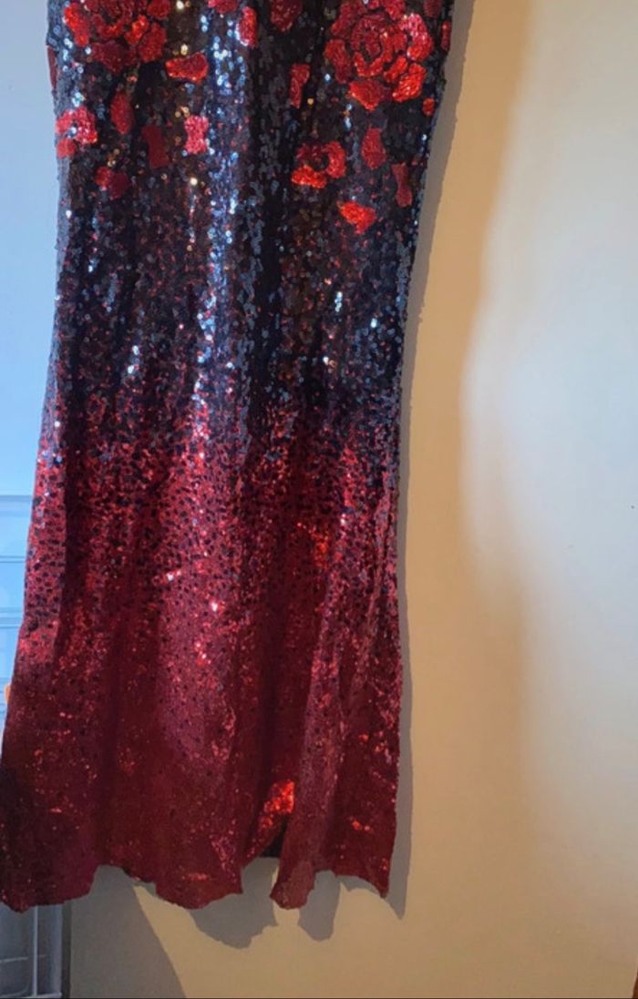 Robe de soirée noir et rouge - photo numéro 3