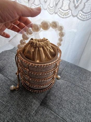 Magnifique sac seau chic et élégant avec étiquette