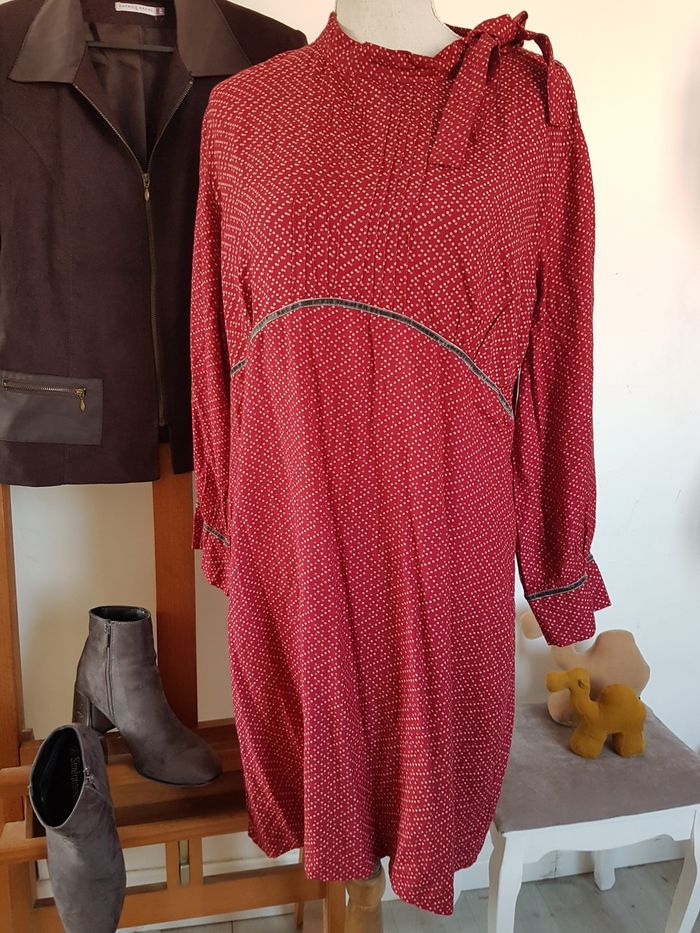 Robe rouge à petits points 100% coton Amarti taille 42/44 58cm aux aisselles, 86cm de haut.