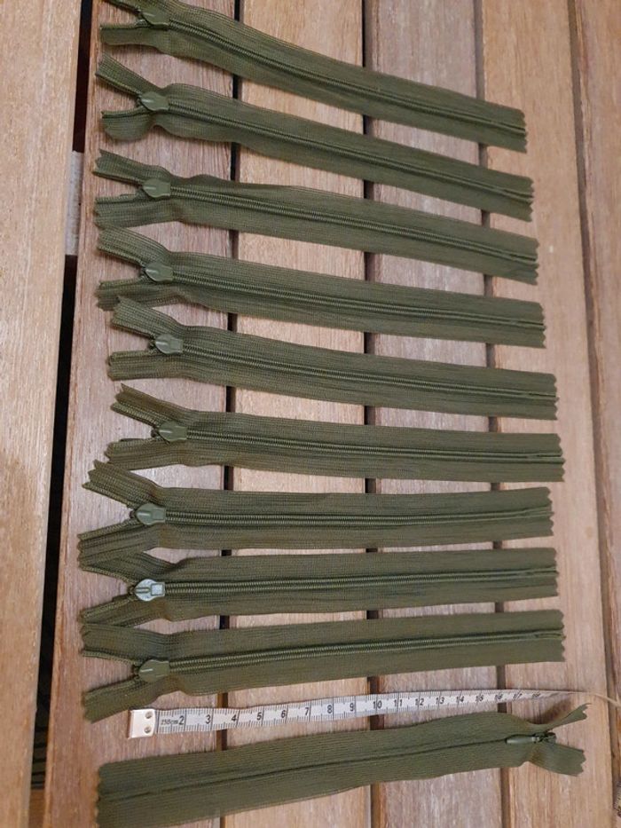 Lot de 10 fermetures éclairs couleur Kaki 18 cm - photo numéro 3