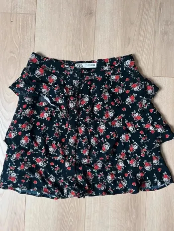 Jupe fleurie Zara
