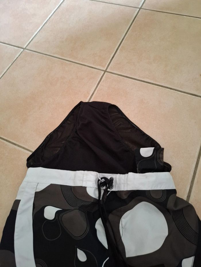 Short de bain av pochette qui ferme pr y mettre une clé - photo numéro 5