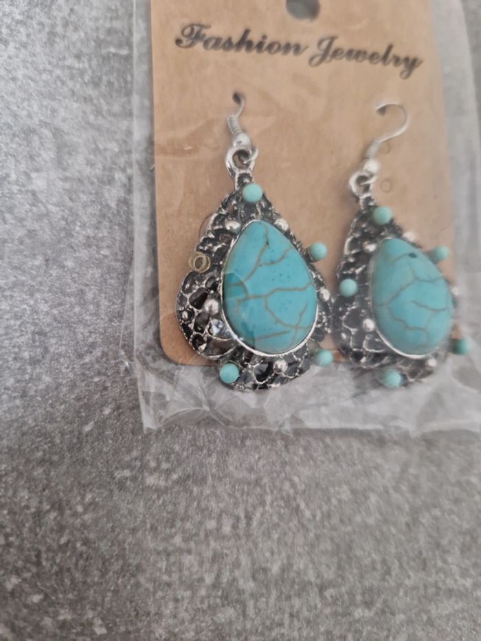 Boucle d'oreilles pendant turquoise neuf avec emballage - photo numéro 2