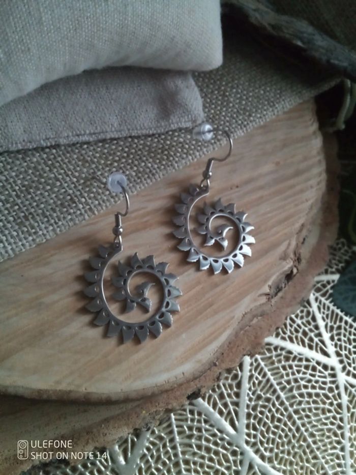 Créoles argentés en spirales acier inoxydable