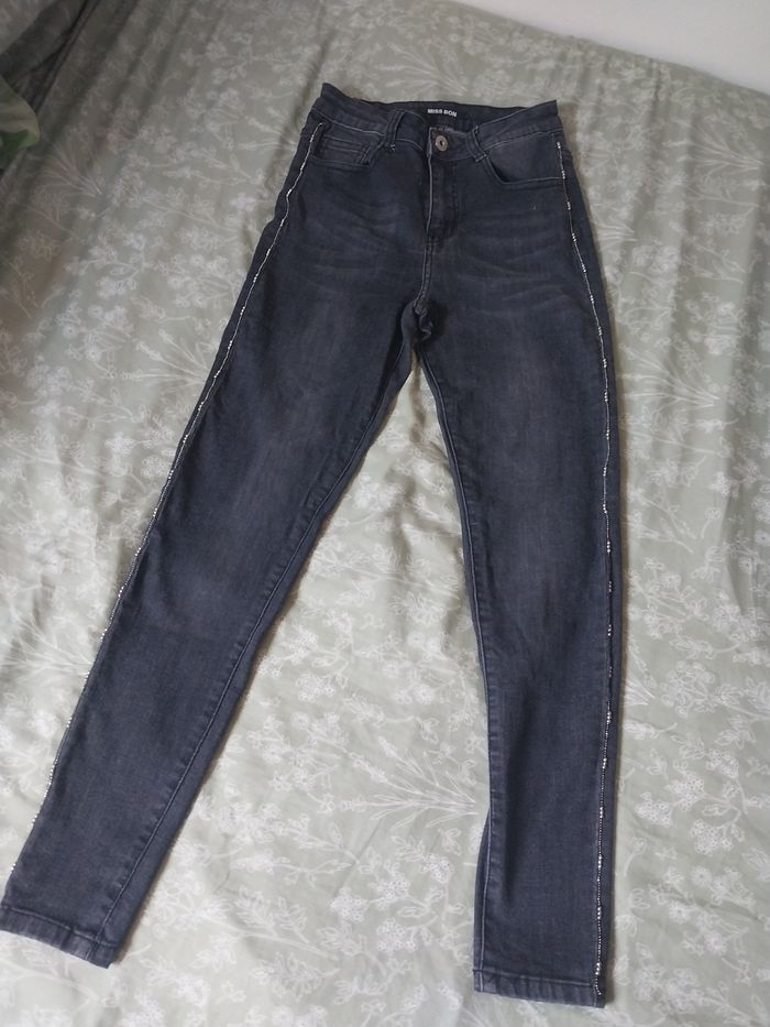 Jean slim fille / femme T34 – MISS BON – Détail perlé