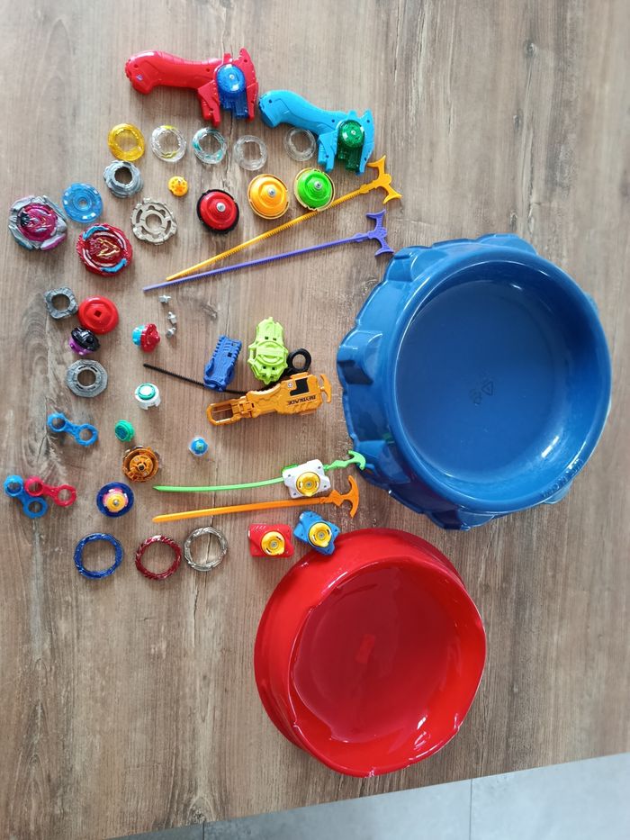 Toupies Beyblade et autres