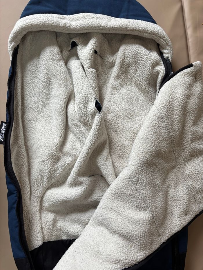 Chancelière babyzen bleu marine occasion - photo numéro 2