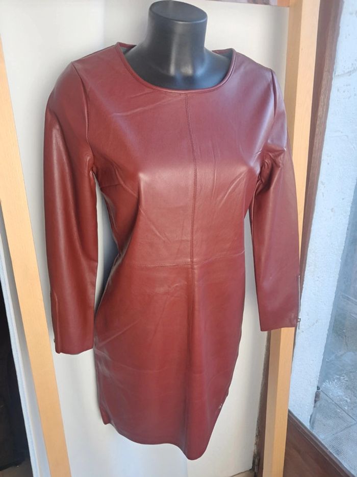 Les petites bombes robe simili T.36 neuve