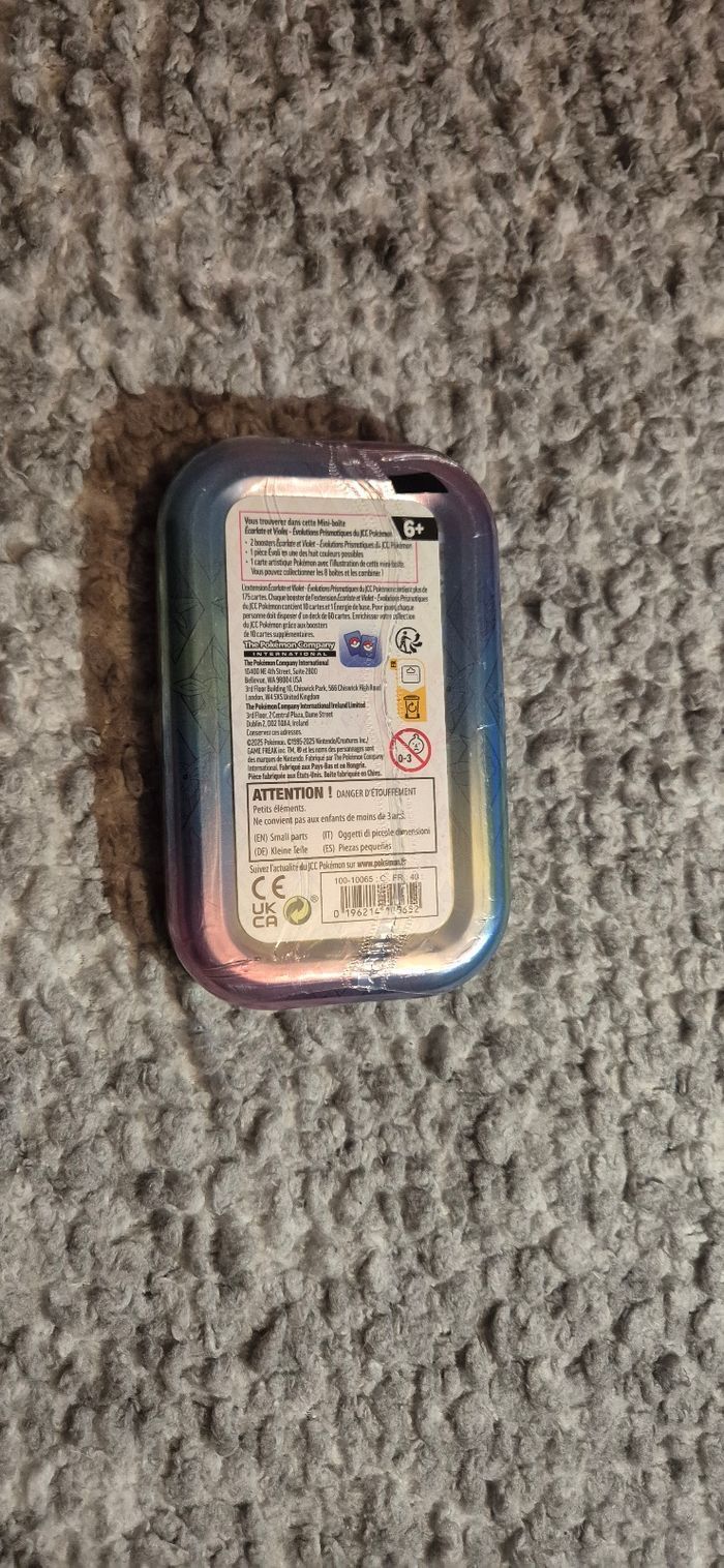 Pokémon Mini Tin Nymphali Évolutions Prismatiques EV Scellée Boîte Métal - photo numéro 2