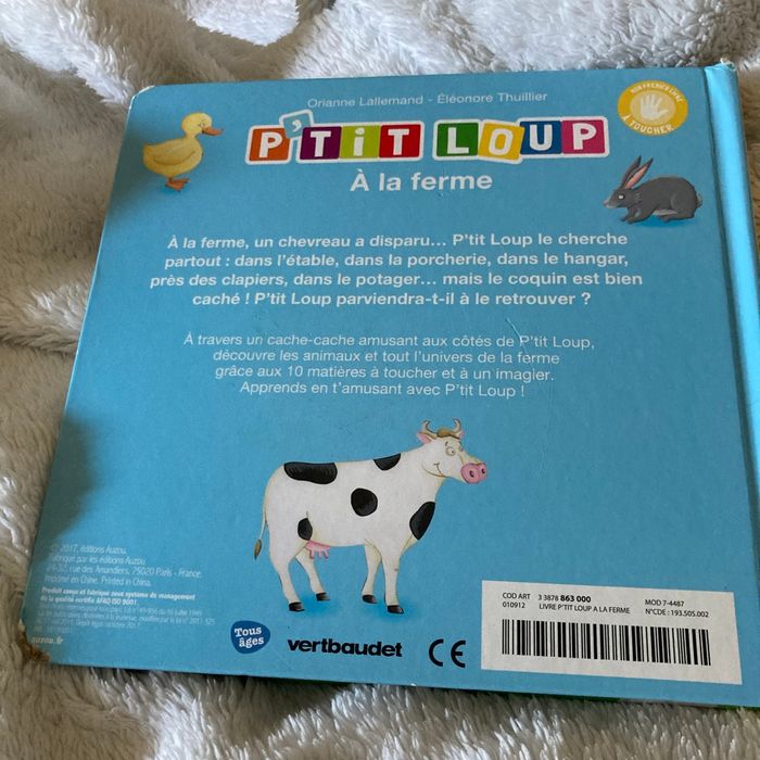 Livre petit loup à la ferme - photo numéro 2
