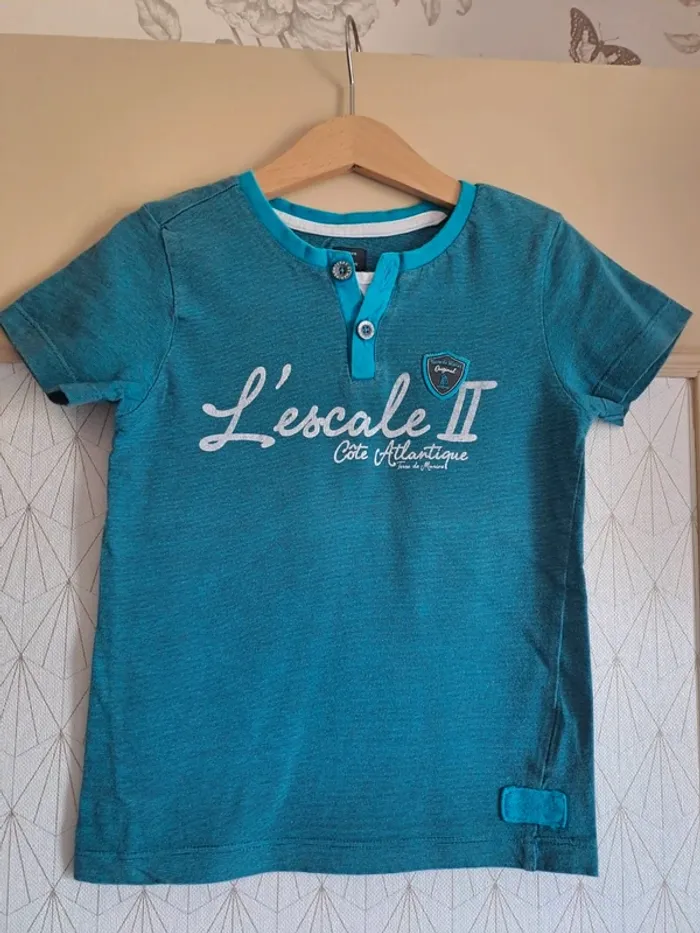 T-shirt garçon 5 ans terre de marins turquoise comme neuf