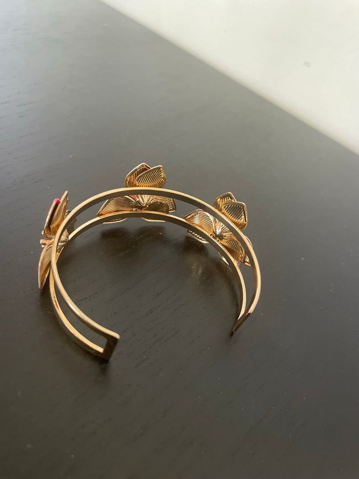 Bracelet avec des fleurs - photo numéro 3