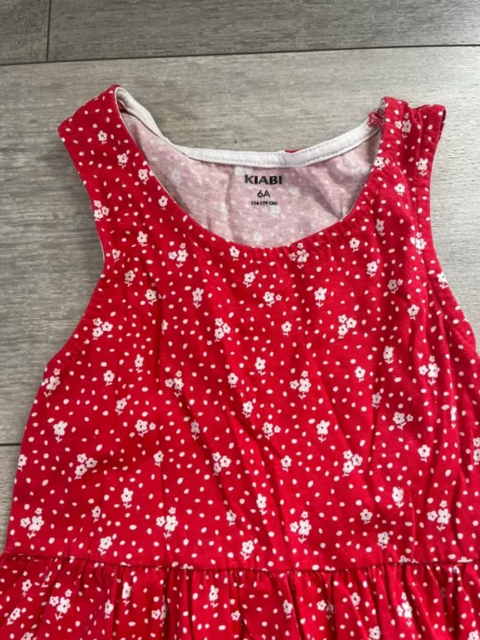 Robe Kiabi fille 6 ans rouge fleurs - photo numéro 2