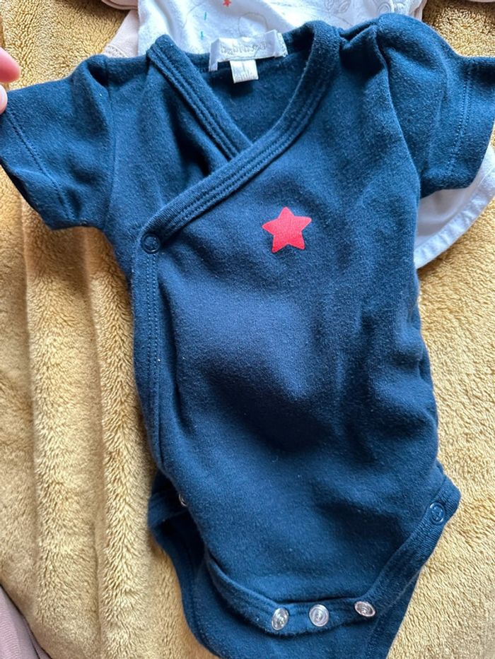 Lot 3 bodies taille 1 mois - photo numéro 2