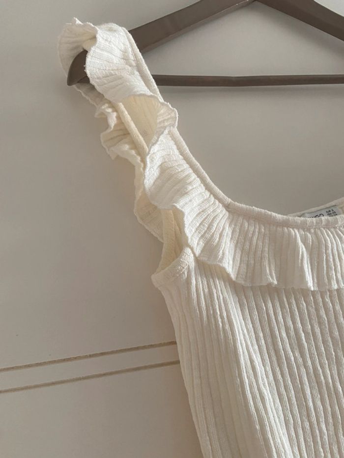 Top en maille blanc crème mango à volants - photo numéro 6