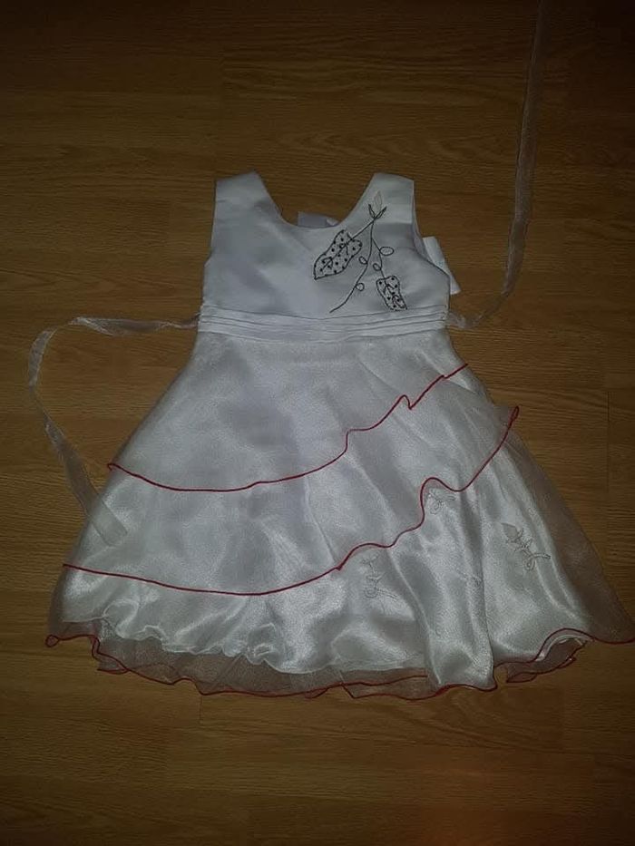 Très jolie robe de cérémonie - photo numéro 2