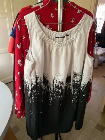 Débardeur taille 48 noir est blanc