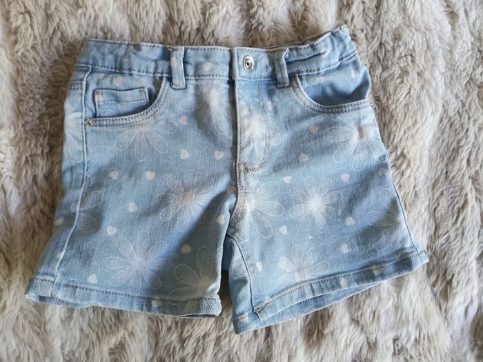 Short en jean bleu à fleurs, 6 ans - In extenso