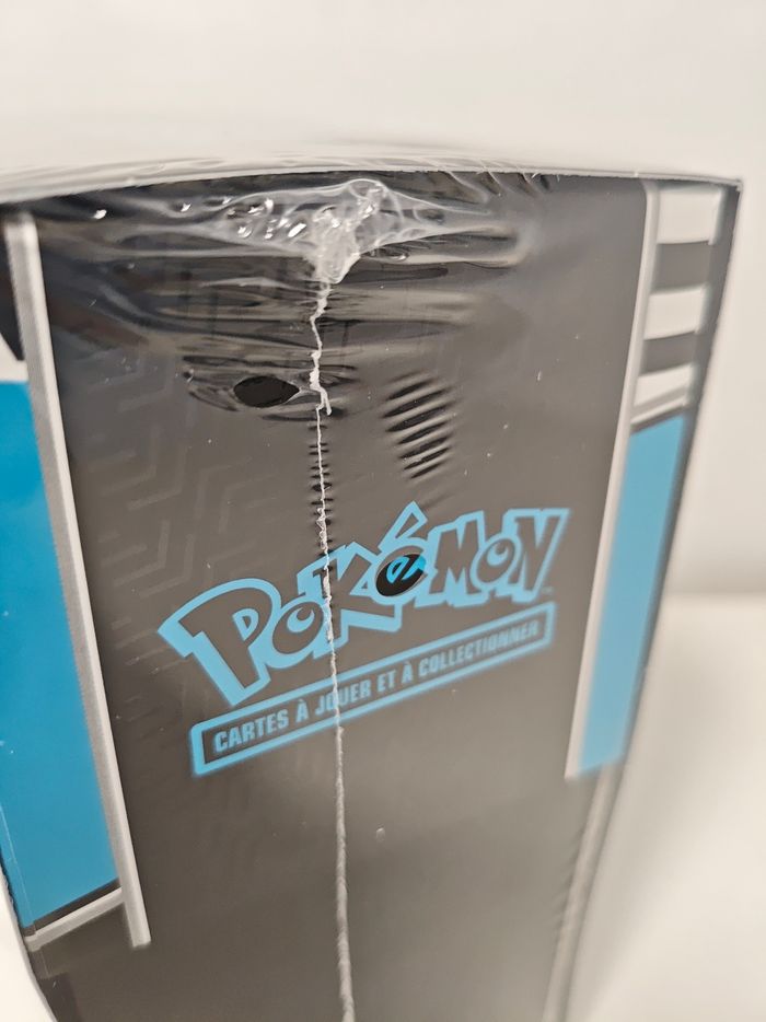 Pokémon - ETB / coffret dresseur d'élite Foudre noire - photo numéro 3