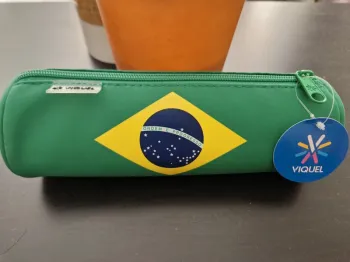 Trousse vert avec le drapeau du bresil