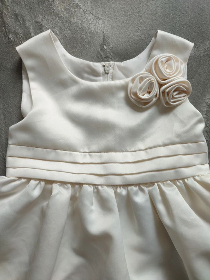 Robe de cérémonie 2 ans - photo numéro 3