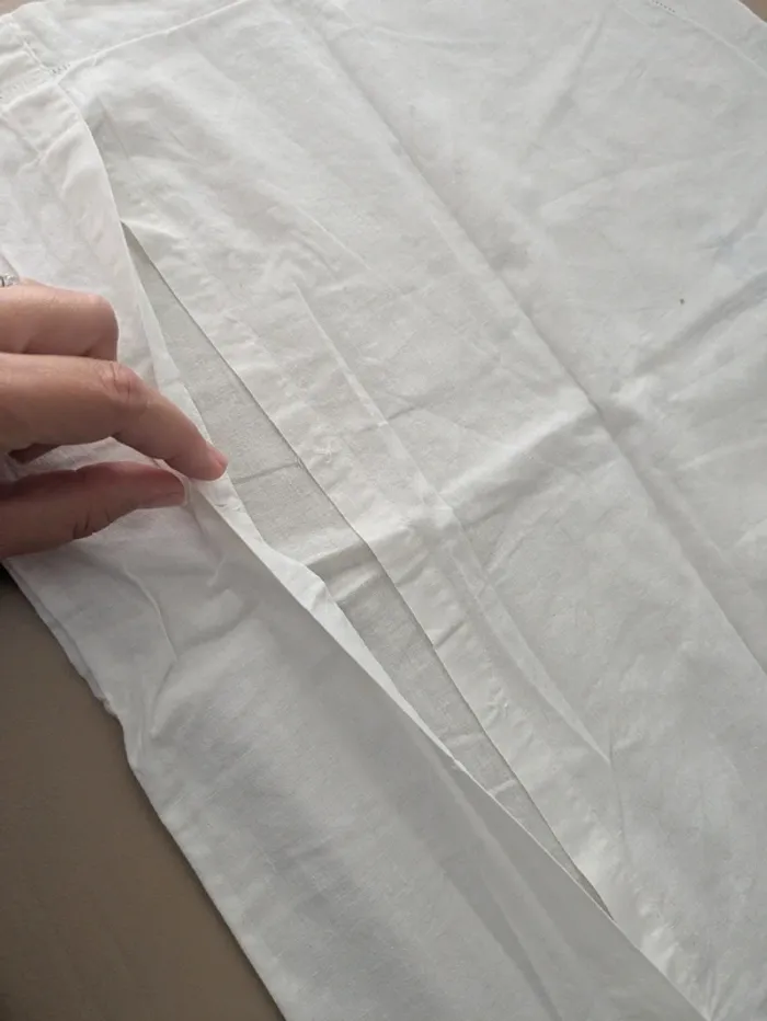 Linge de lit ancien taie d'oreiller en demi lune pour berceau brodé escargot - photo numéro 7
