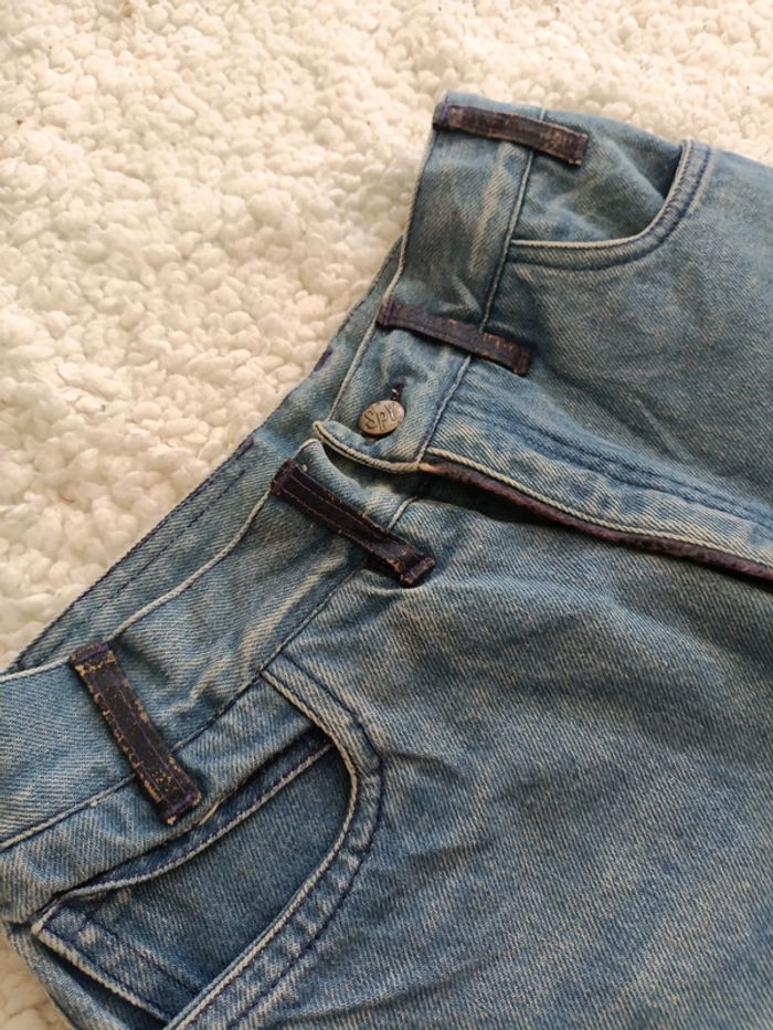 Jean original SPY style Y2K – détails violets + portrait imprimé – taille 40 - photo numéro 4