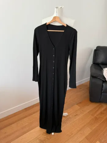 Jolie robe longue à bouton M/L