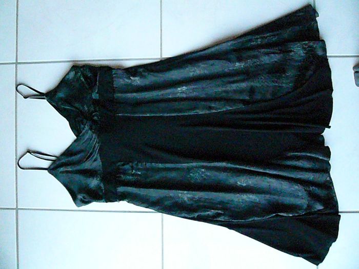 Robe noire bi matière T44