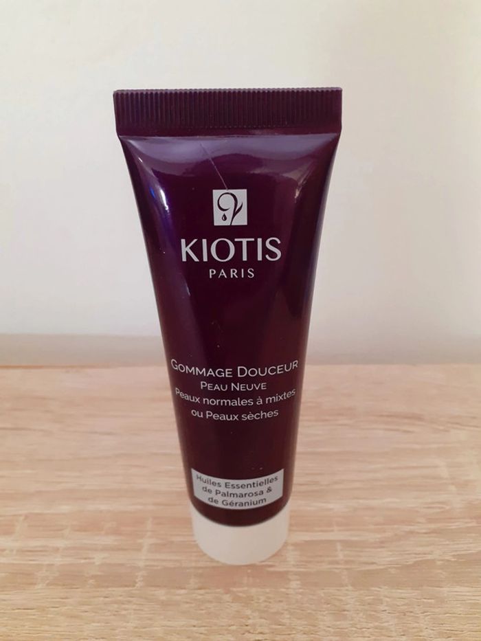 NEUF - Gommage Douceur Huiles essentielles - Kiotis