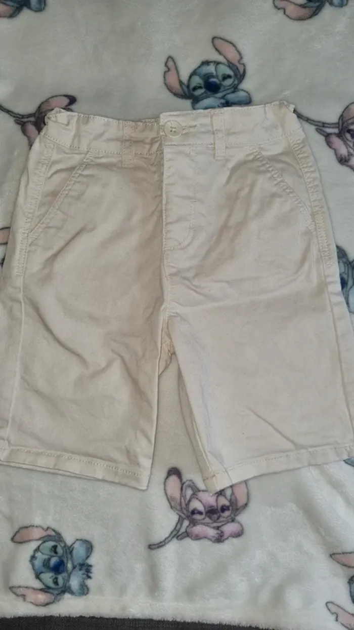 Short 4/5 ans en bon état