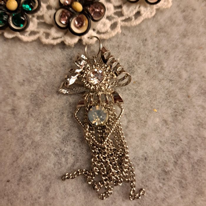 Collier plastron dentelle blanche et strass multicolore - photo numéro 9