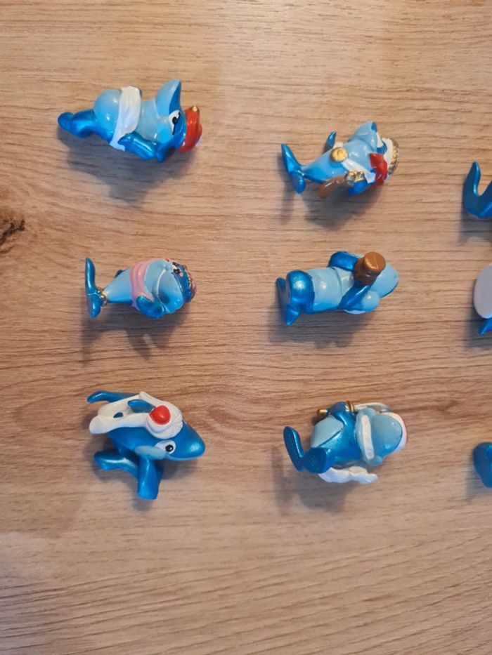 Lot de 9 figurines Kinder Vintages Requins - photo numéro 2