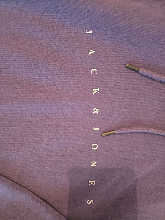 Pull a capuche - photo numéro 3