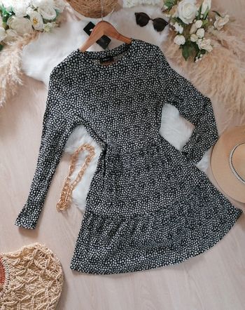 Jolie robe neuve avec étiquette taille L