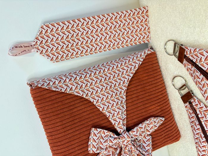 Pochette à livre / Marque-page et Porte-clés assortis - photo numéro 3