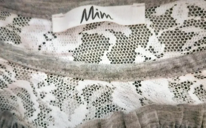 Haut gris dentelle blanche Mim Taille L Neuf - photo numéro 4