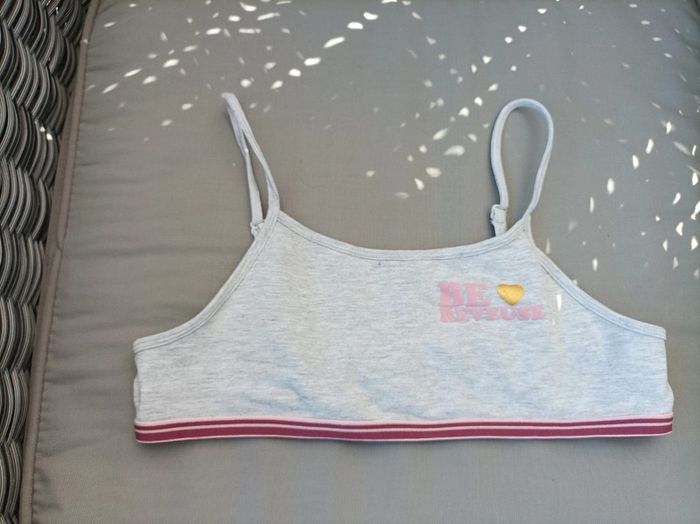Jolie brassière fille 13-14 ans (158 cm) neuve
