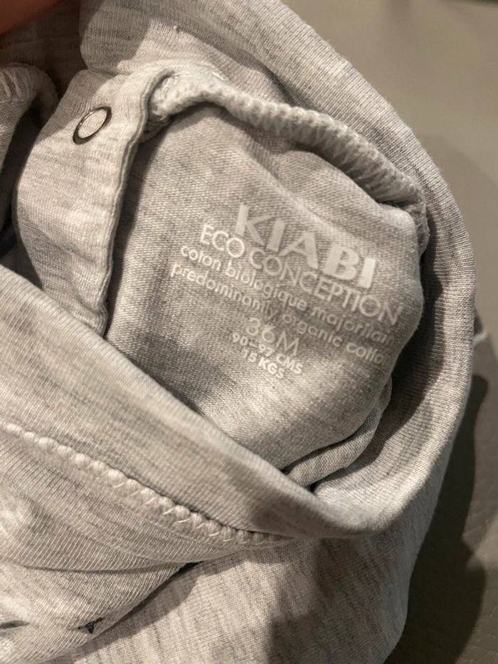 T-shirt manches longues col roulé Kiabi taille 36 mois - photo numéro 3